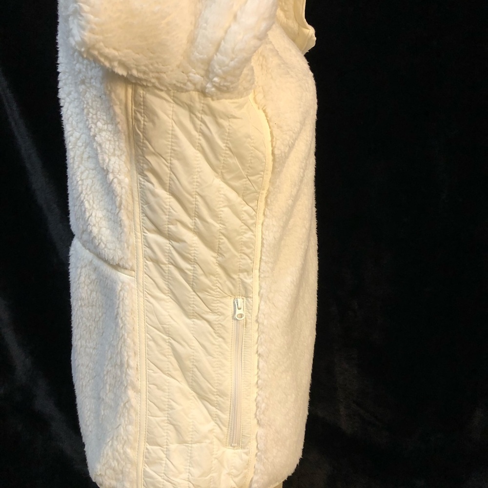 T By Talbots Cream Colored Sherpa Zip Up Jacket S… - image 3
